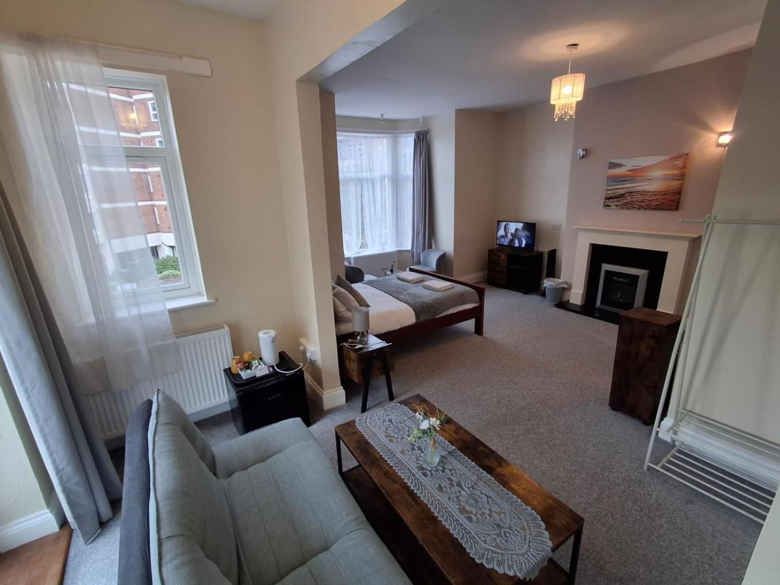 Inn By The Sea, Portsmouth - En Suite Rooms With Or Without Sea View, Onsite Ev 22Kw Buitenkant foto