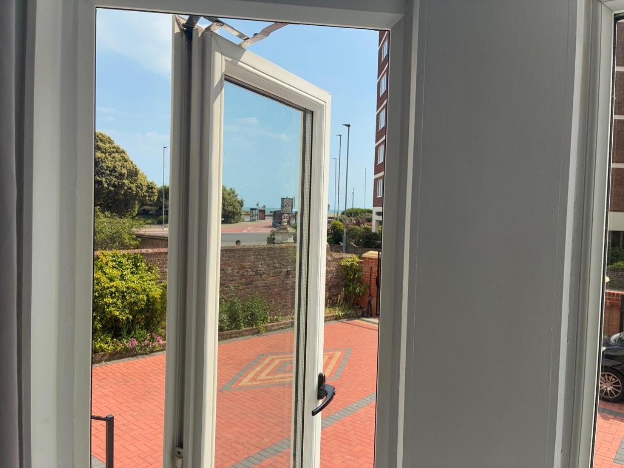 Inn By The Sea, Portsmouth - En Suite Rooms With Or Without Sea View, Onsite Ev 22Kw Buitenkant foto