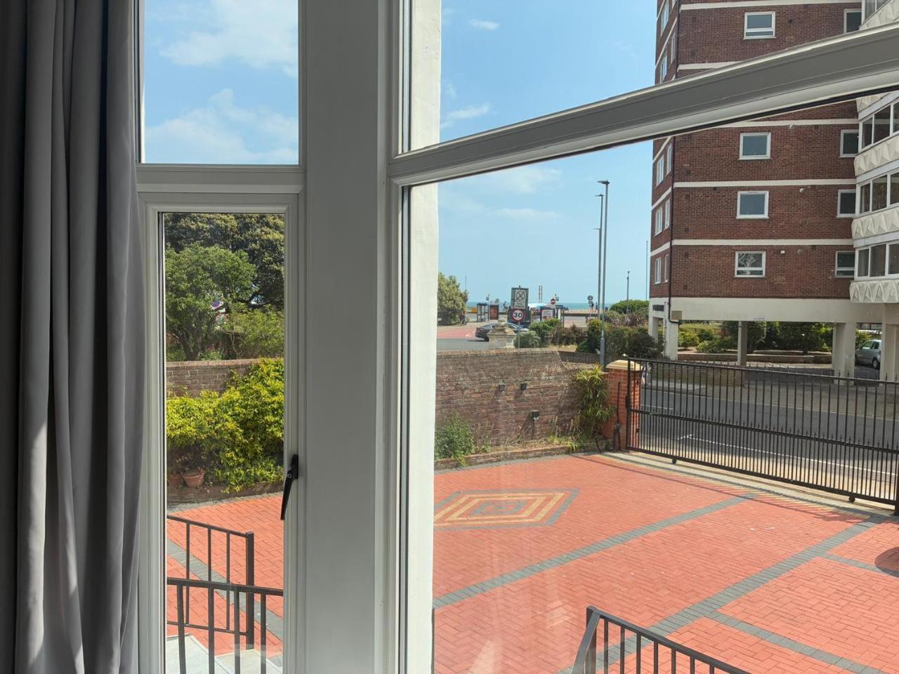 Inn By The Sea, Portsmouth - En Suite Rooms With Or Without Sea View, Onsite Ev 22Kw Buitenkant foto