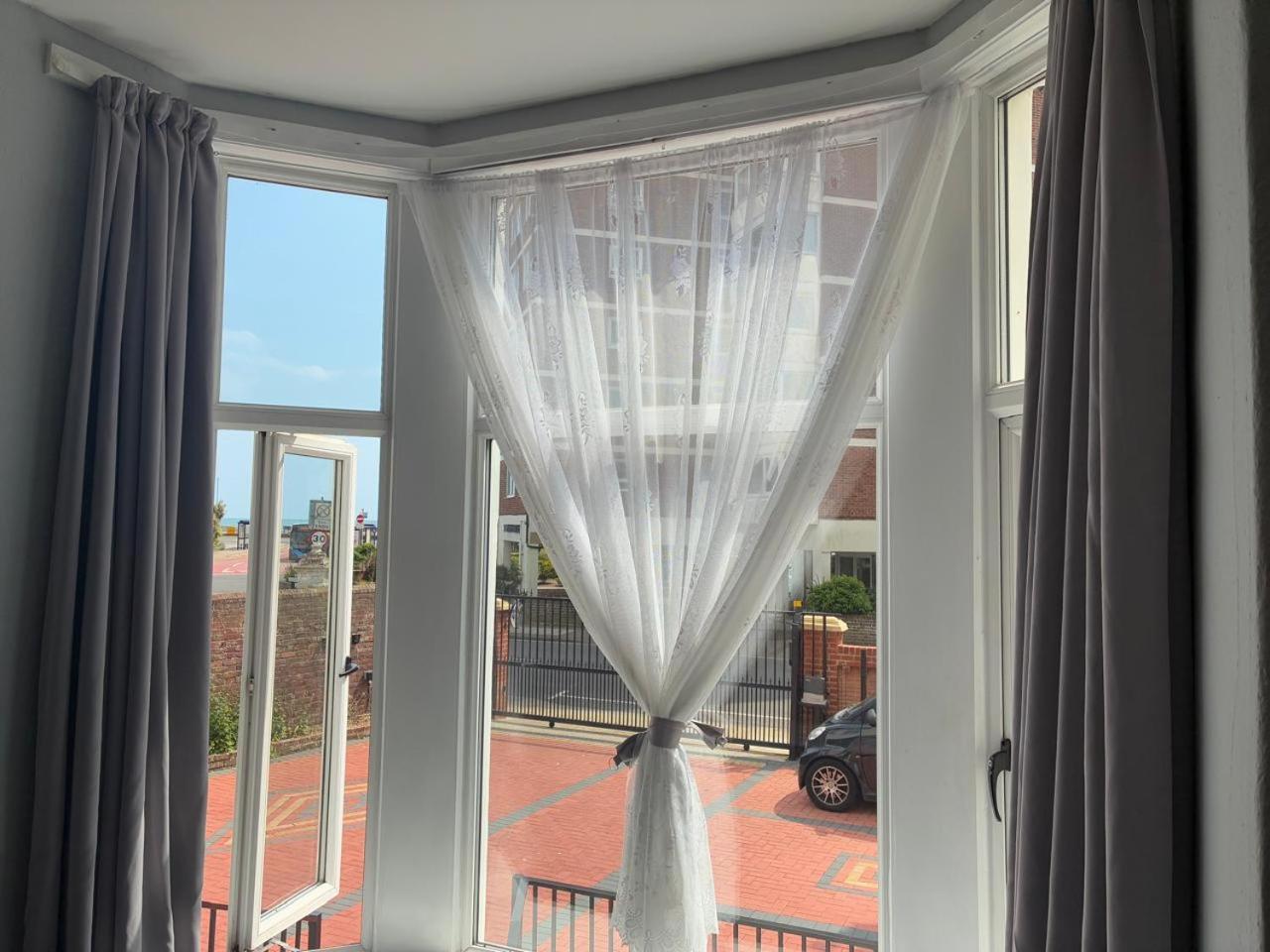 Inn By The Sea, Portsmouth - En Suite Rooms With Or Without Sea View, Onsite Ev 22Kw Buitenkant foto