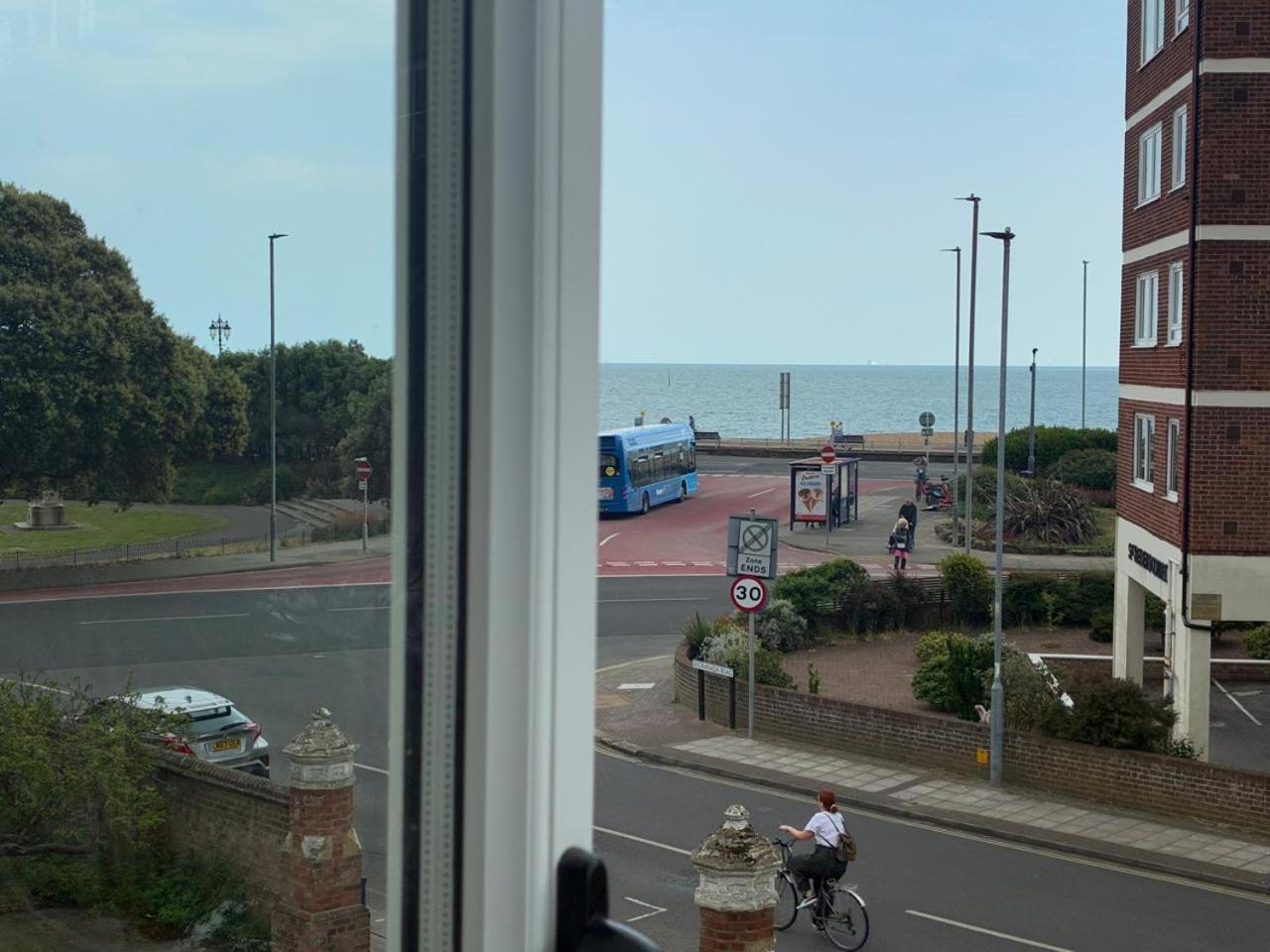 Inn By The Sea, Portsmouth - En Suite Rooms With Or Without Sea View, Onsite Ev 22Kw Buitenkant foto